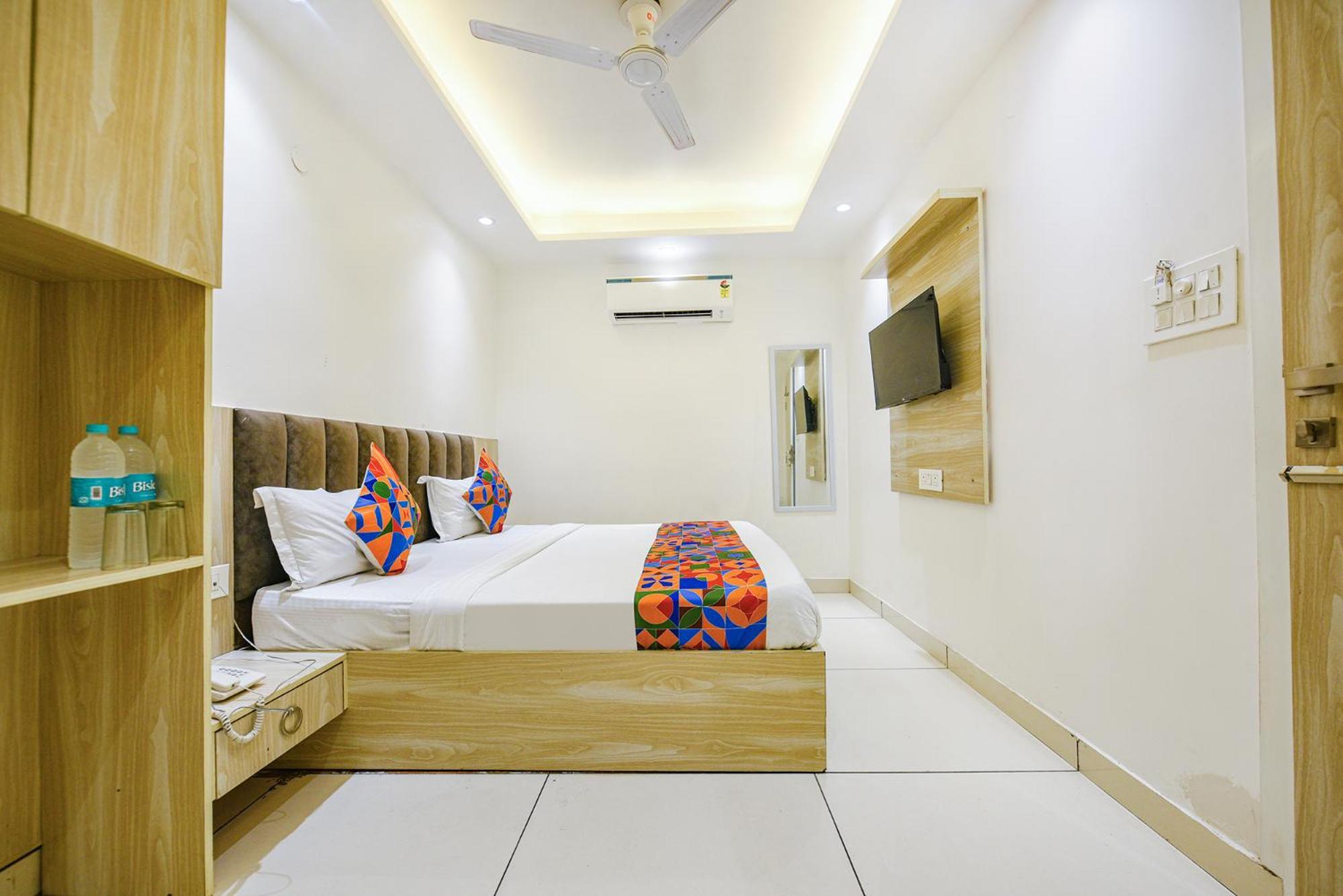 Fabhotel Luxury Inn Near Adarsh Nagar Metro Delhi  Extérieur photo