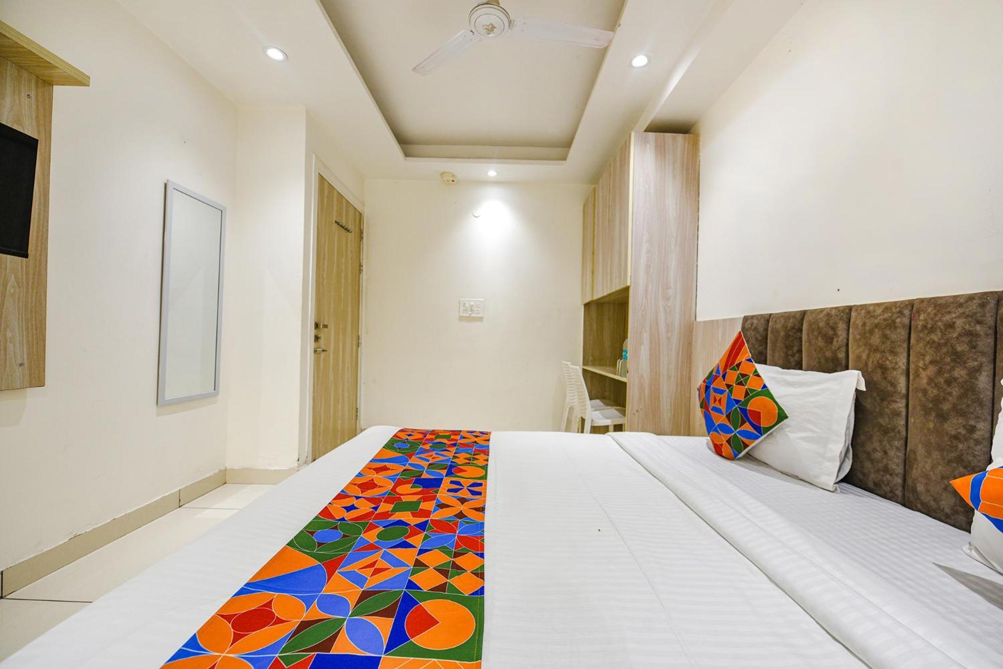 Fabhotel Luxury Inn Near Adarsh Nagar Metro Delhi  Extérieur photo