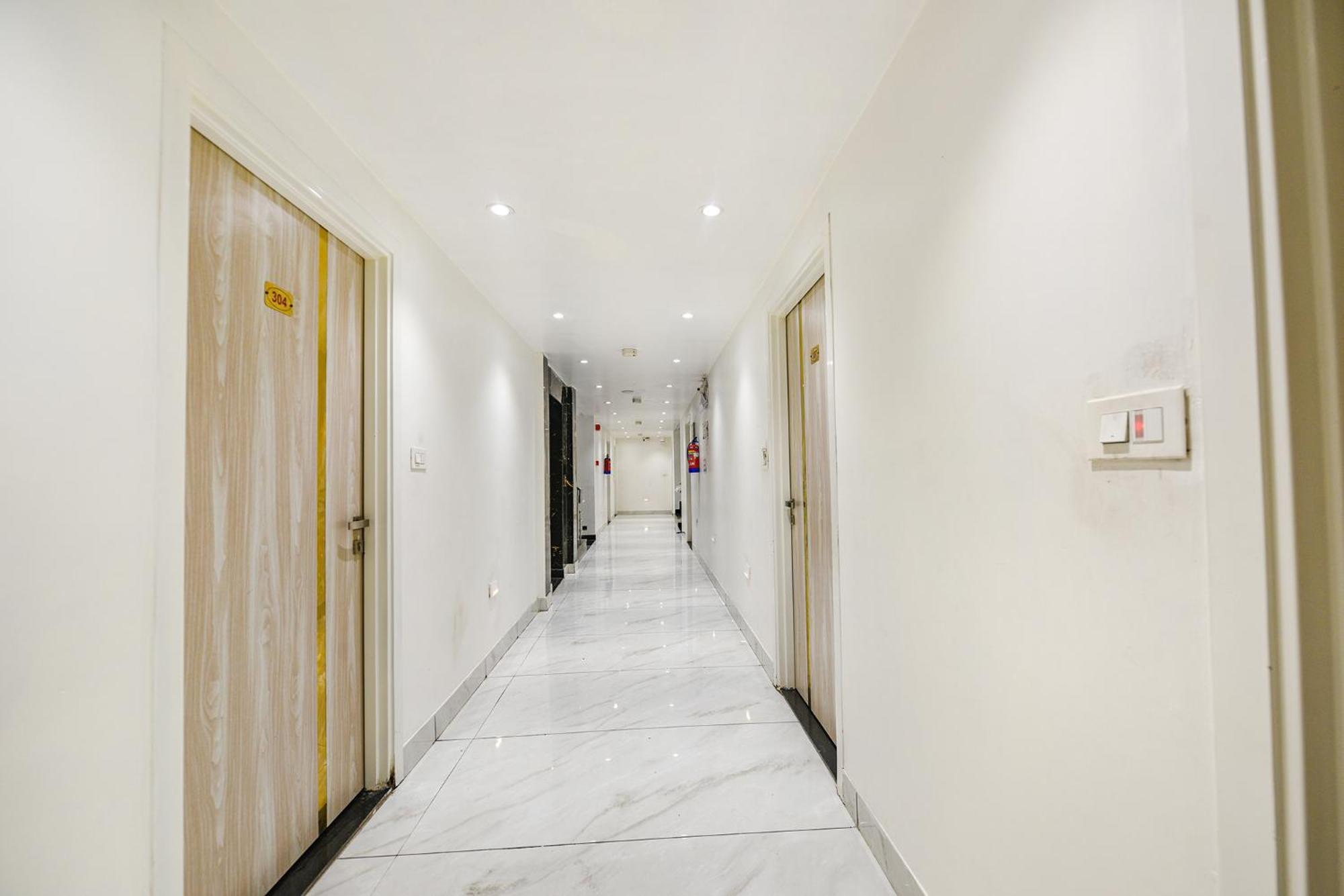 Fabhotel Luxury Inn Near Adarsh Nagar Metro Delhi  Extérieur photo