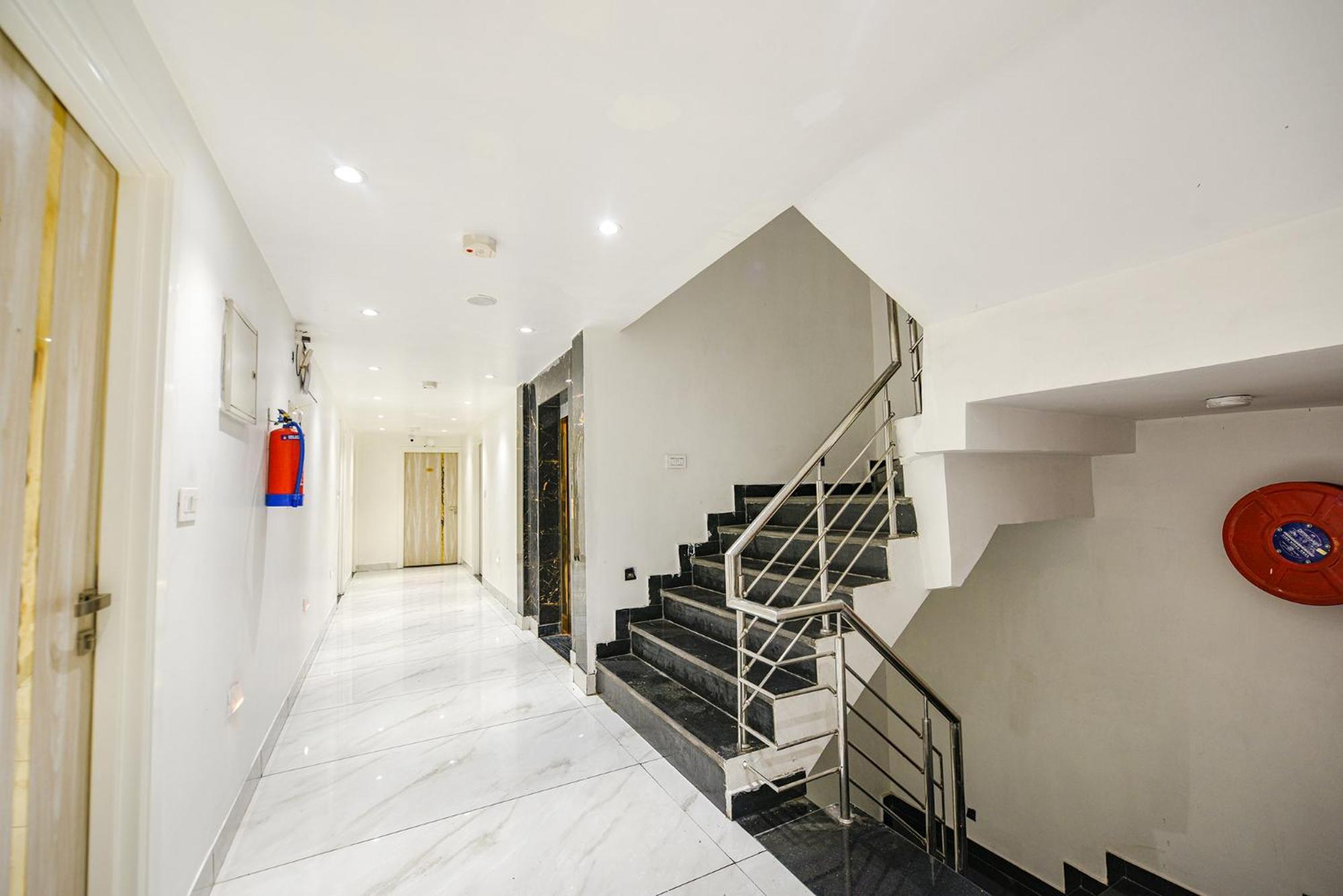 Fabhotel Luxury Inn Near Adarsh Nagar Metro Delhi  Extérieur photo
