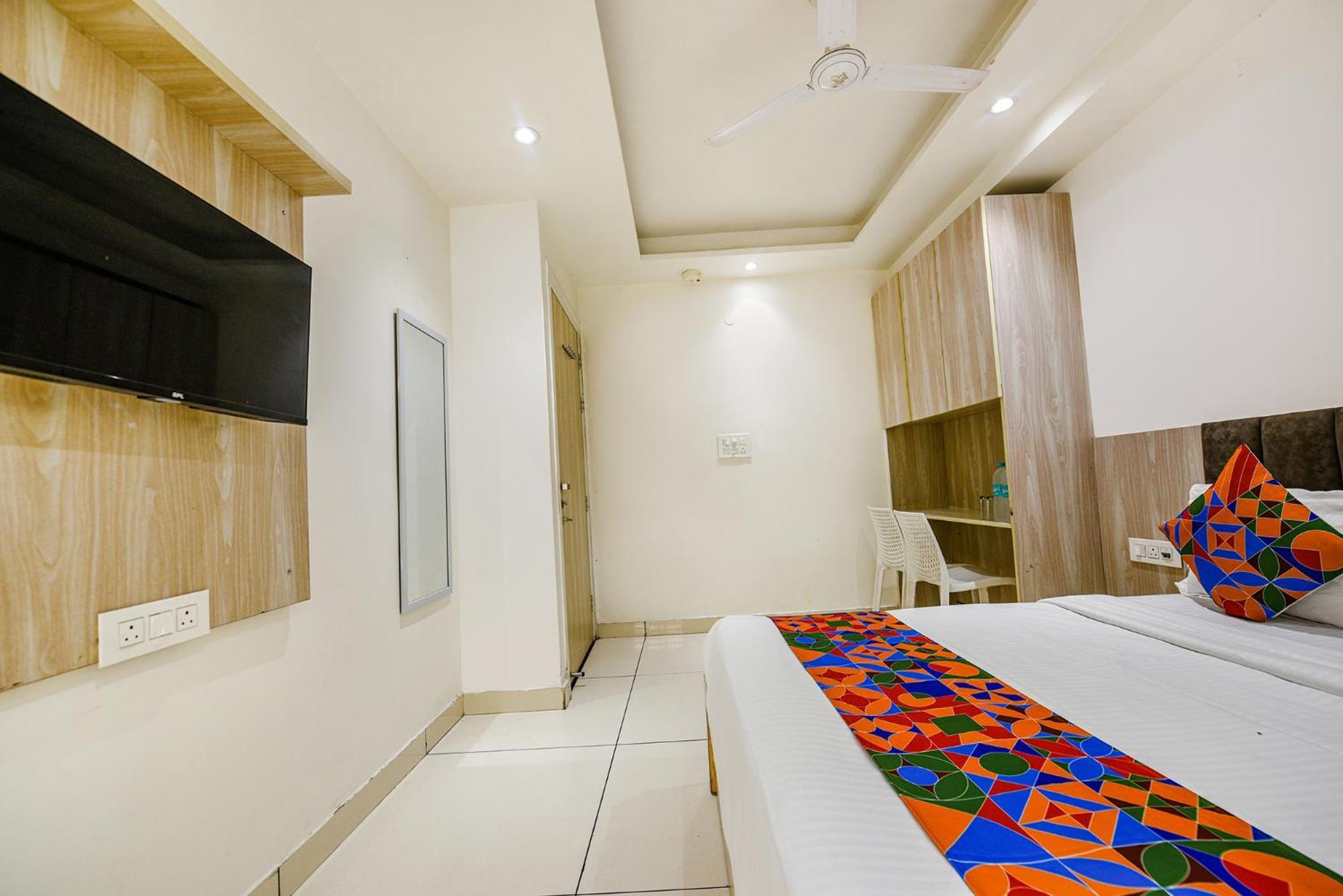 Fabhotel Luxury Inn Near Adarsh Nagar Metro Delhi  Extérieur photo