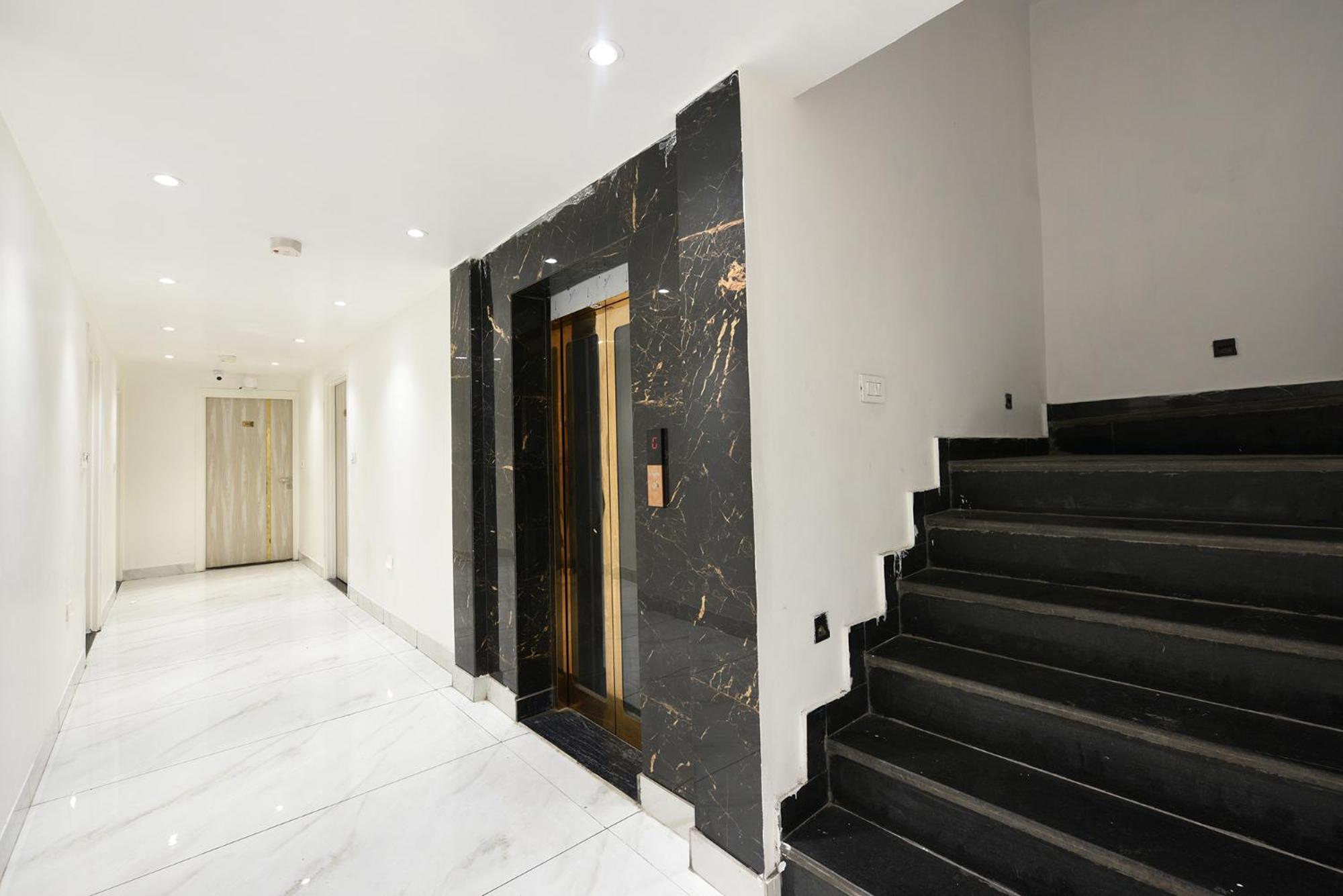 Fabhotel Luxury Inn Near Adarsh Nagar Metro Delhi  Extérieur photo