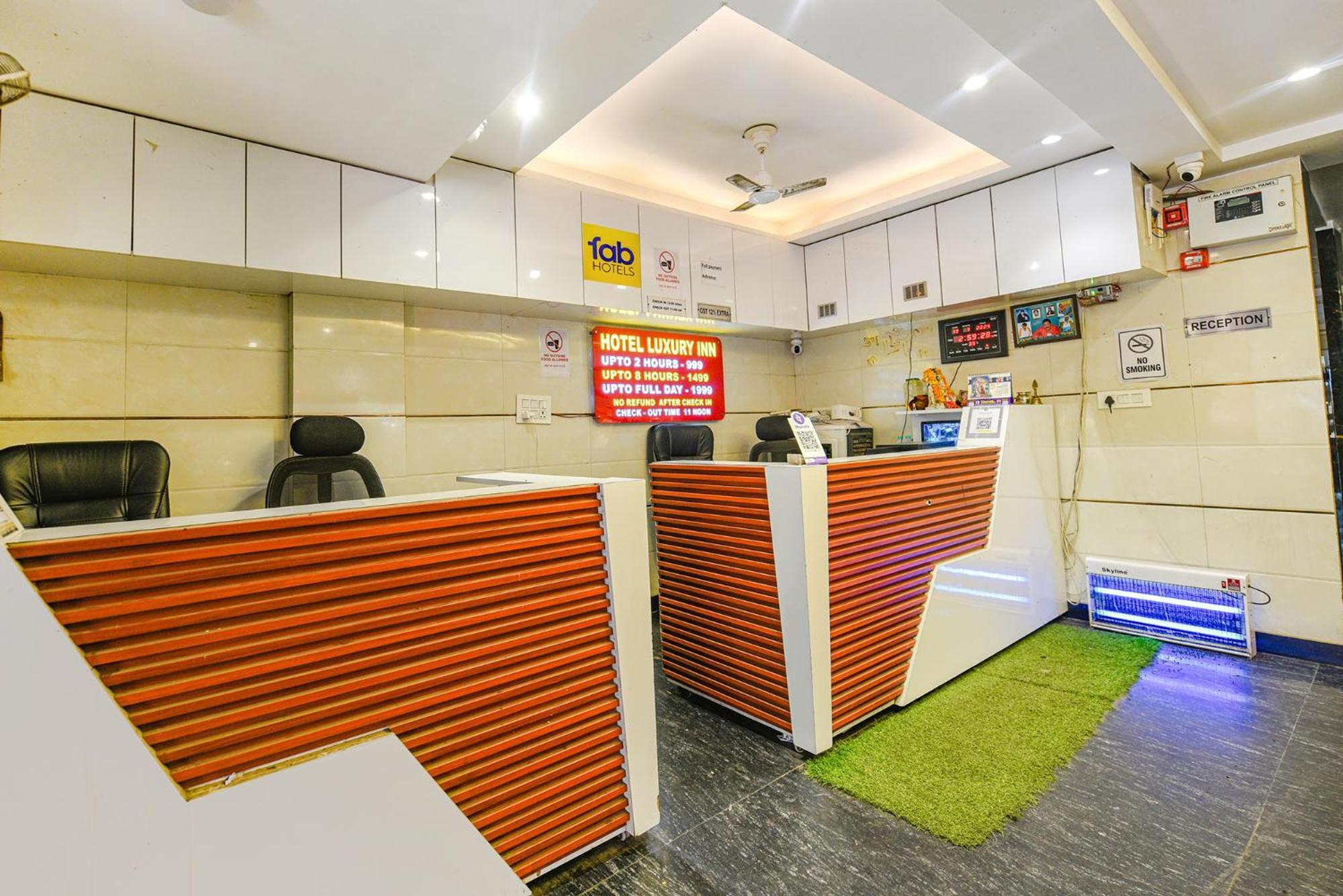 Fabhotel Luxury Inn Near Adarsh Nagar Metro Delhi  Extérieur photo
