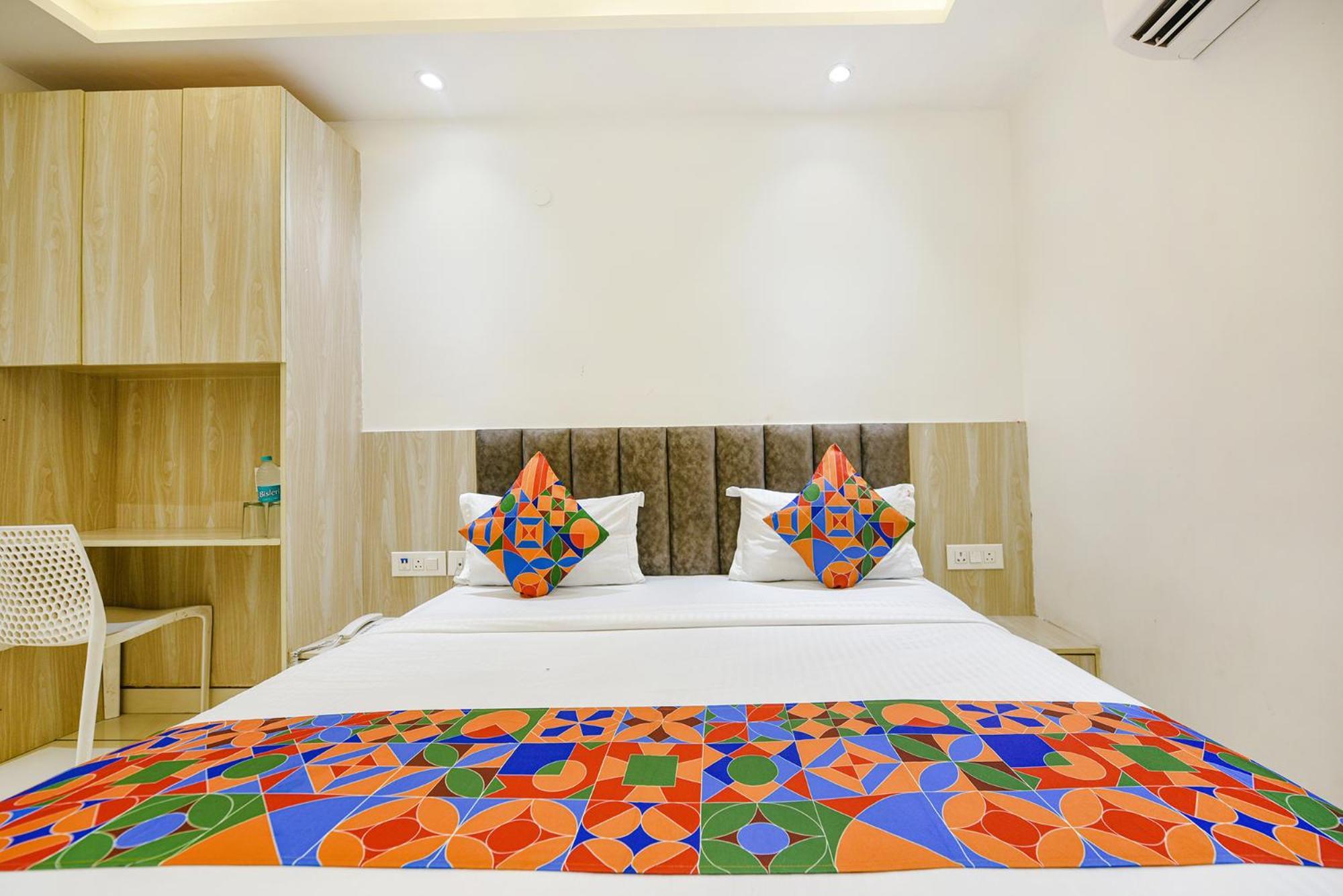 Fabhotel Luxury Inn Near Adarsh Nagar Metro Delhi  Extérieur photo